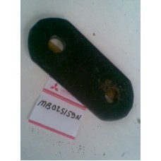 MB025159 MITSUBISHI  CANTER SHACKLE  PLATE